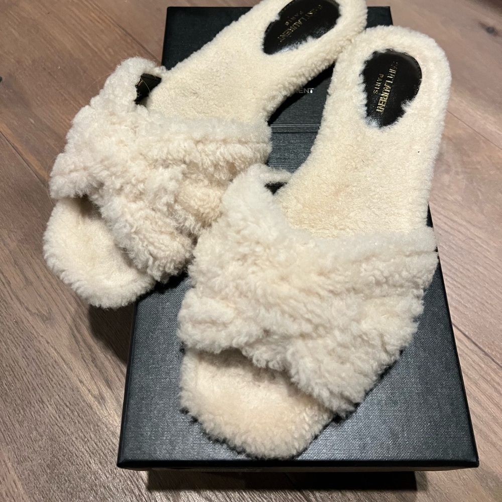 Saint Laurent tribute sandals in shearling